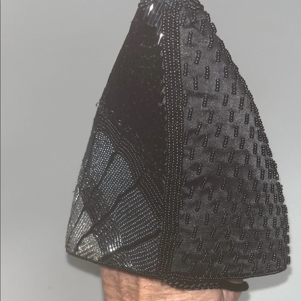 Source Unknown Black, Silver, Gray Beaded Clutch with cord